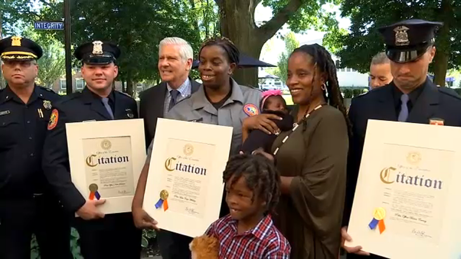 Family thanks Nassau County cops for delivering their newborn baby at