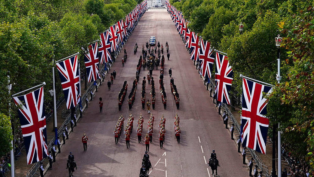 The Countdown: Thousands queue up to say goodbye to the queen