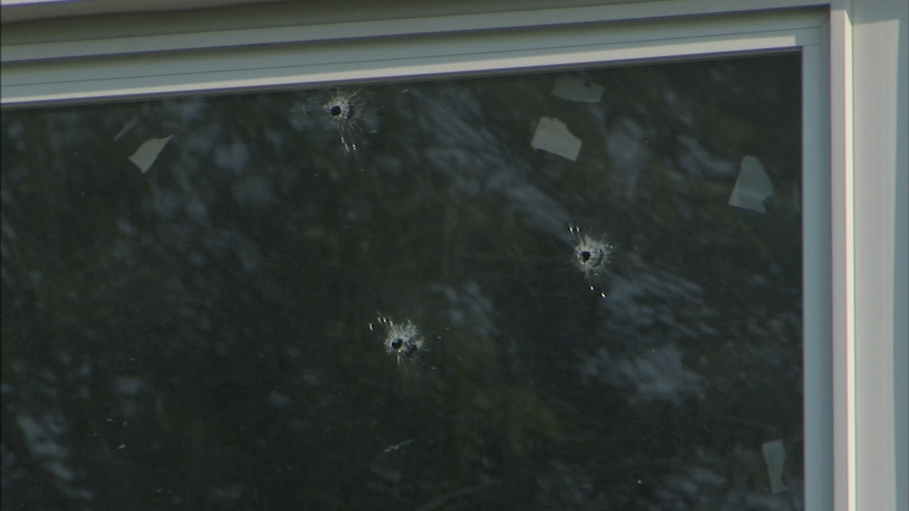 2 boys shot just minutes apart in South Side homes
