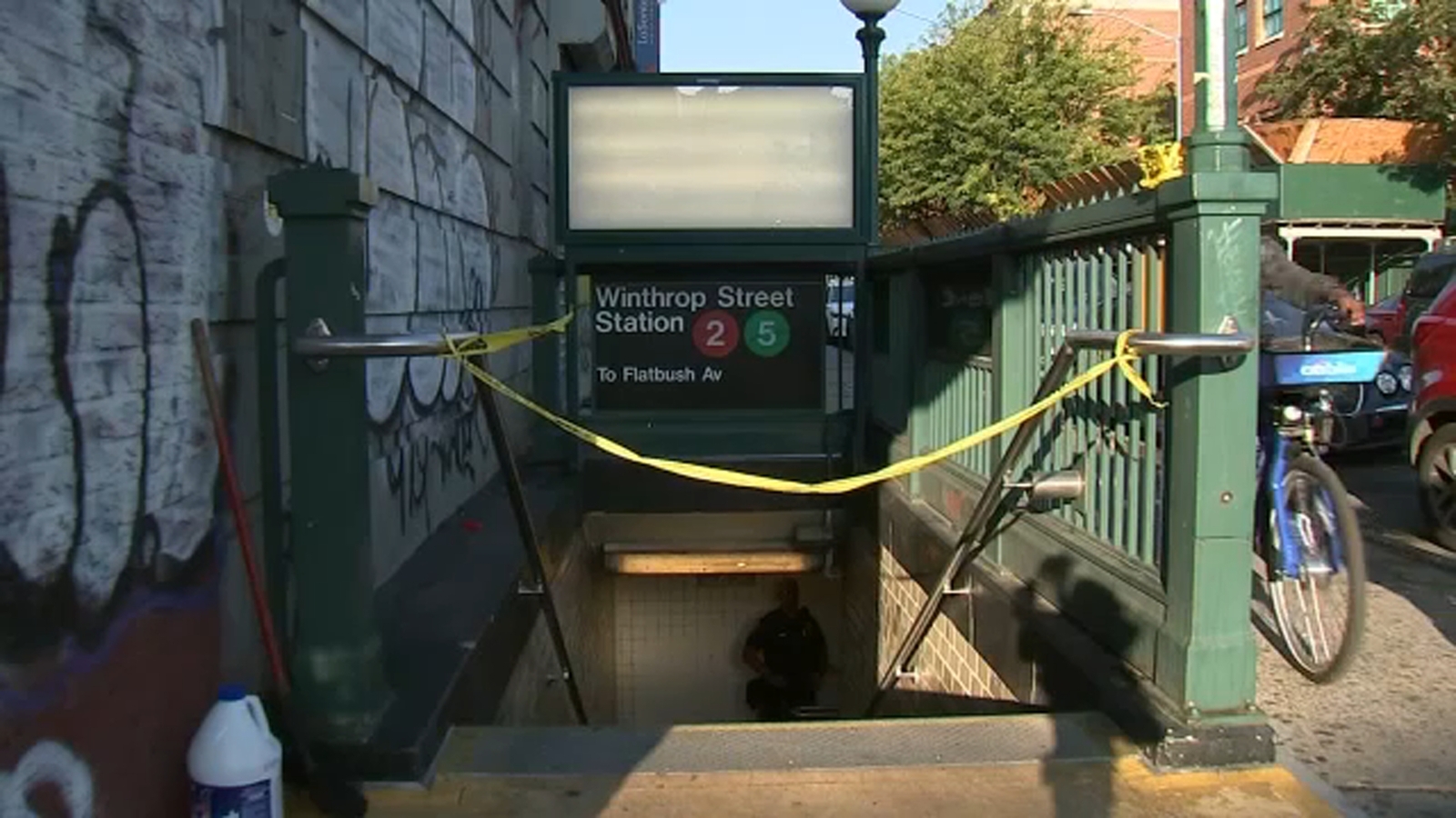 Subway crime: Man robbed and stabbed on 2 train in Brooklyn - ABC7 New York