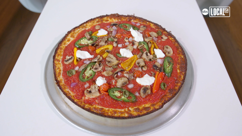 Eye-popping pies dazzle Uptown with Chicago-style pan pizza
