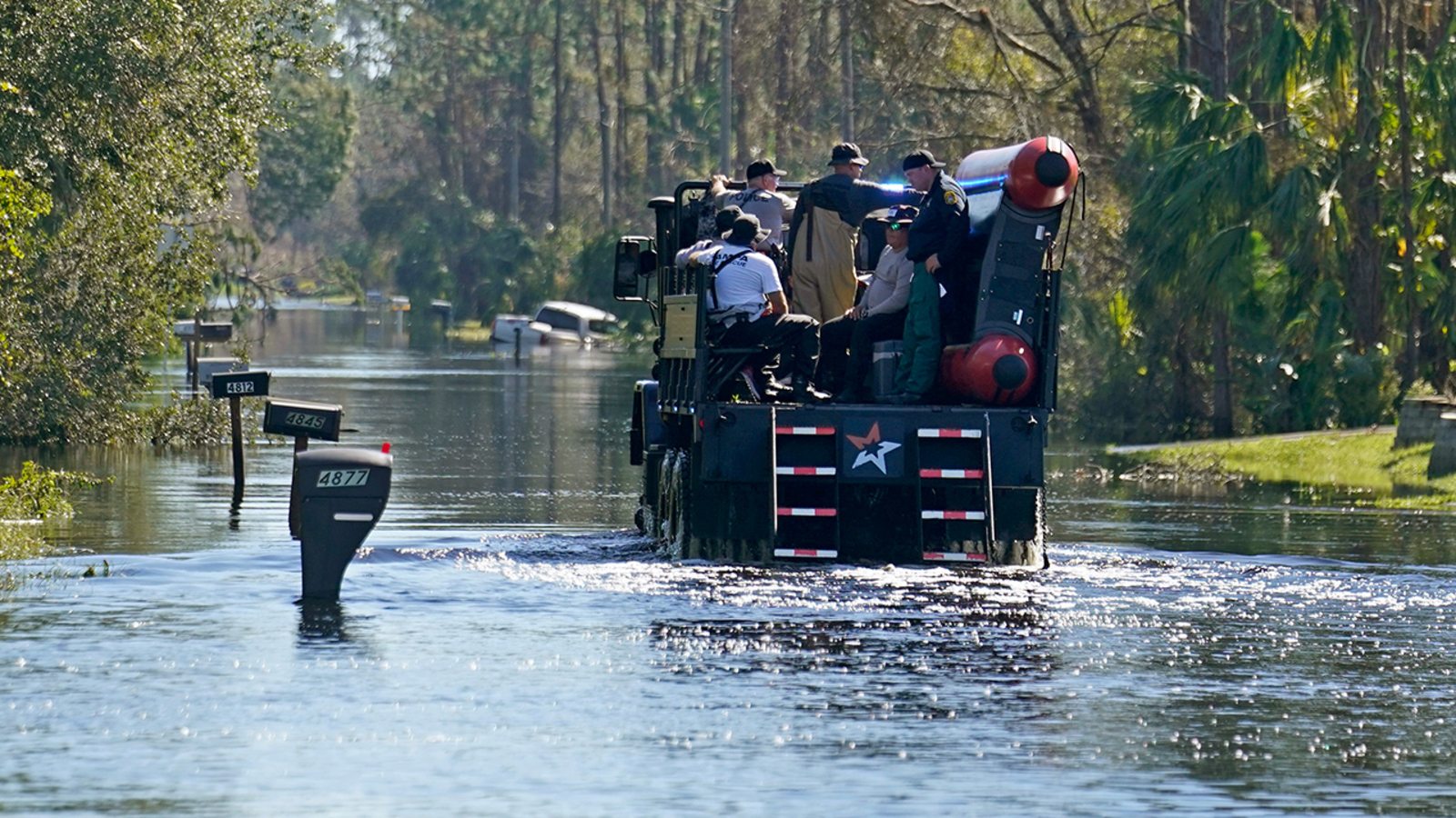 Death toll from Hurricane Ian surpasses 100 after storm devastates ...