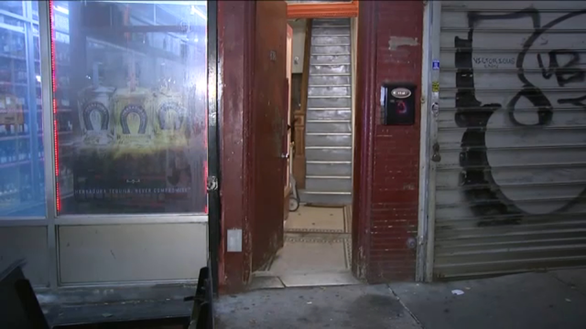 2 people rushed to hospital after carbon monoxide leak in NYC