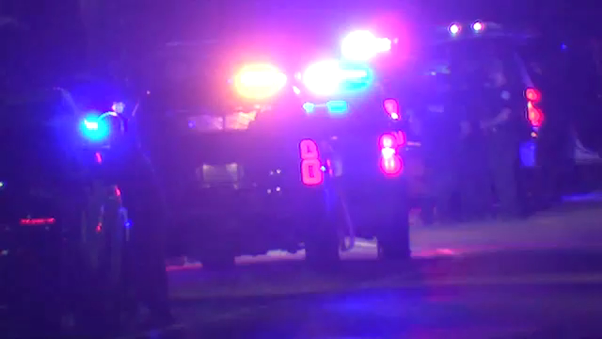 Why can't we be friends? Cowboys mascot blocks Texans' Toro on Twitter