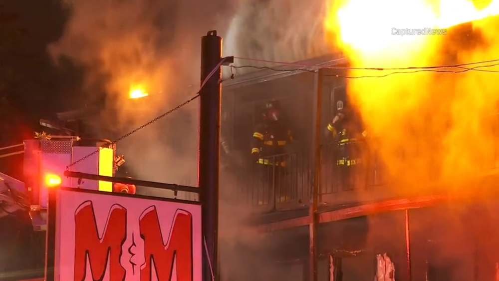 2 rescued from deadly Gary apartment building fire