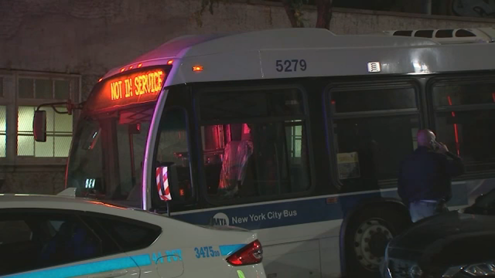 12311434_101022-wabc-bus-