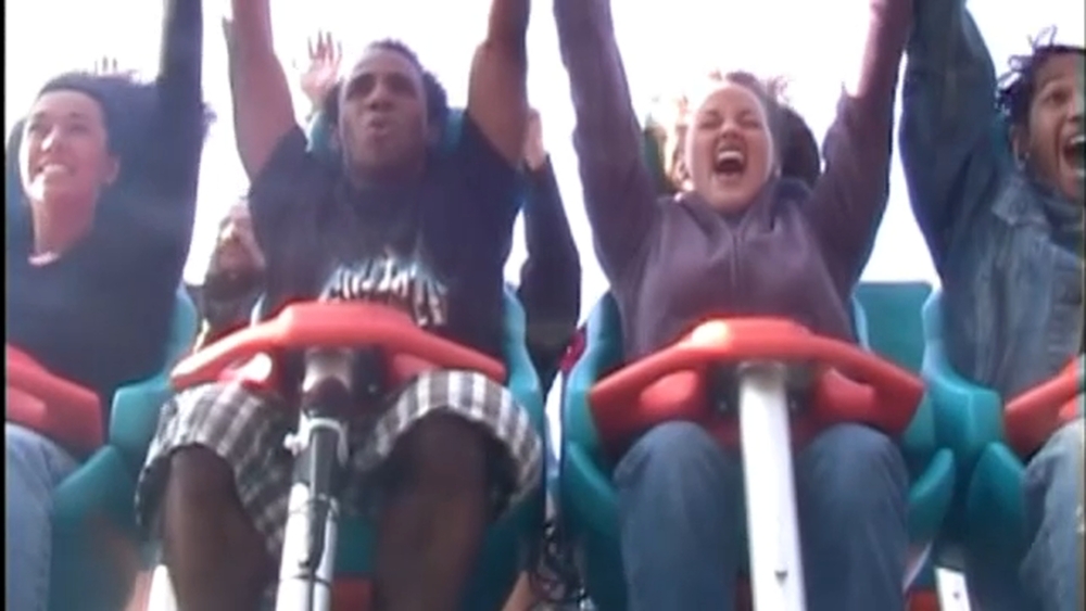iPhone 14 glitch is calling 911 while people ride rollercoasters
