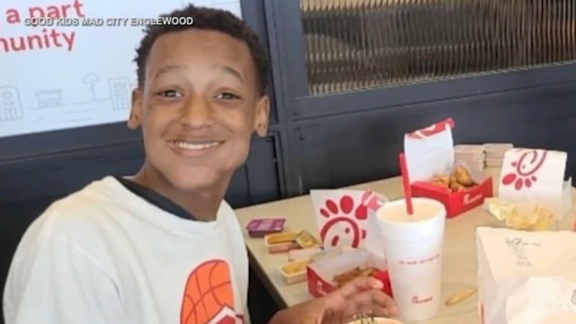 Teen charged in 2021 deadly shooting of Simeon High School student outside Hyde Park McDonald's