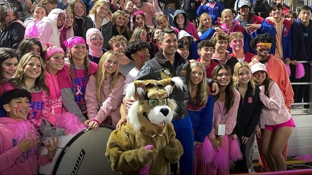Lt. Scott Goossens visits the school that sparked his dream of flying 