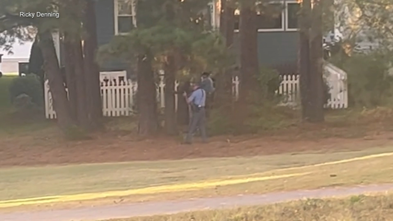 Raleigh shooter in custody; off-duty officer, 4 others killed | LIVE