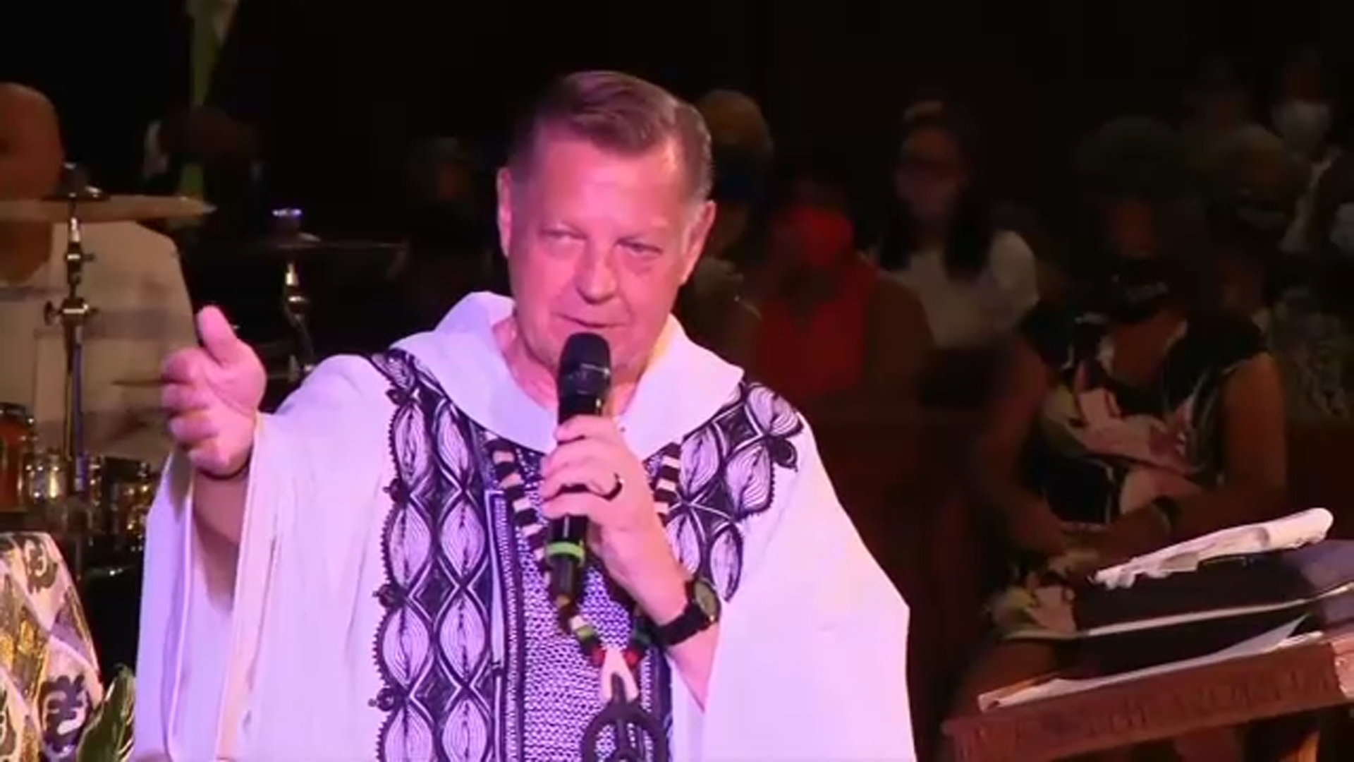 Father Pfleger accused of sexually abusing child decades ago: lawyer