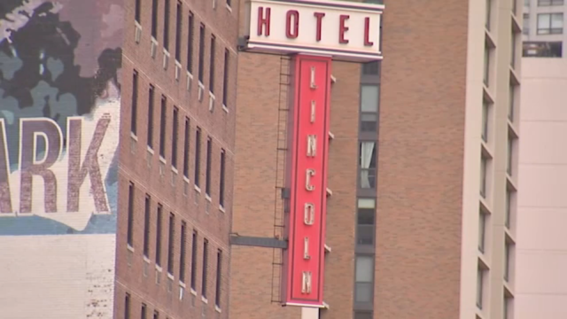 J Parker shooting: Man shot, killed during fight at Hotel Lincoln rooftop lounge, Chicago police say