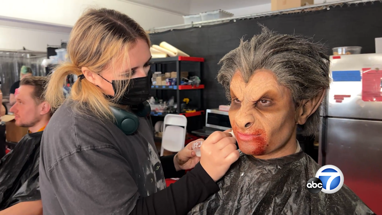 Here's a behind the scenes look at Universal's Halloween Horror Nights(00)