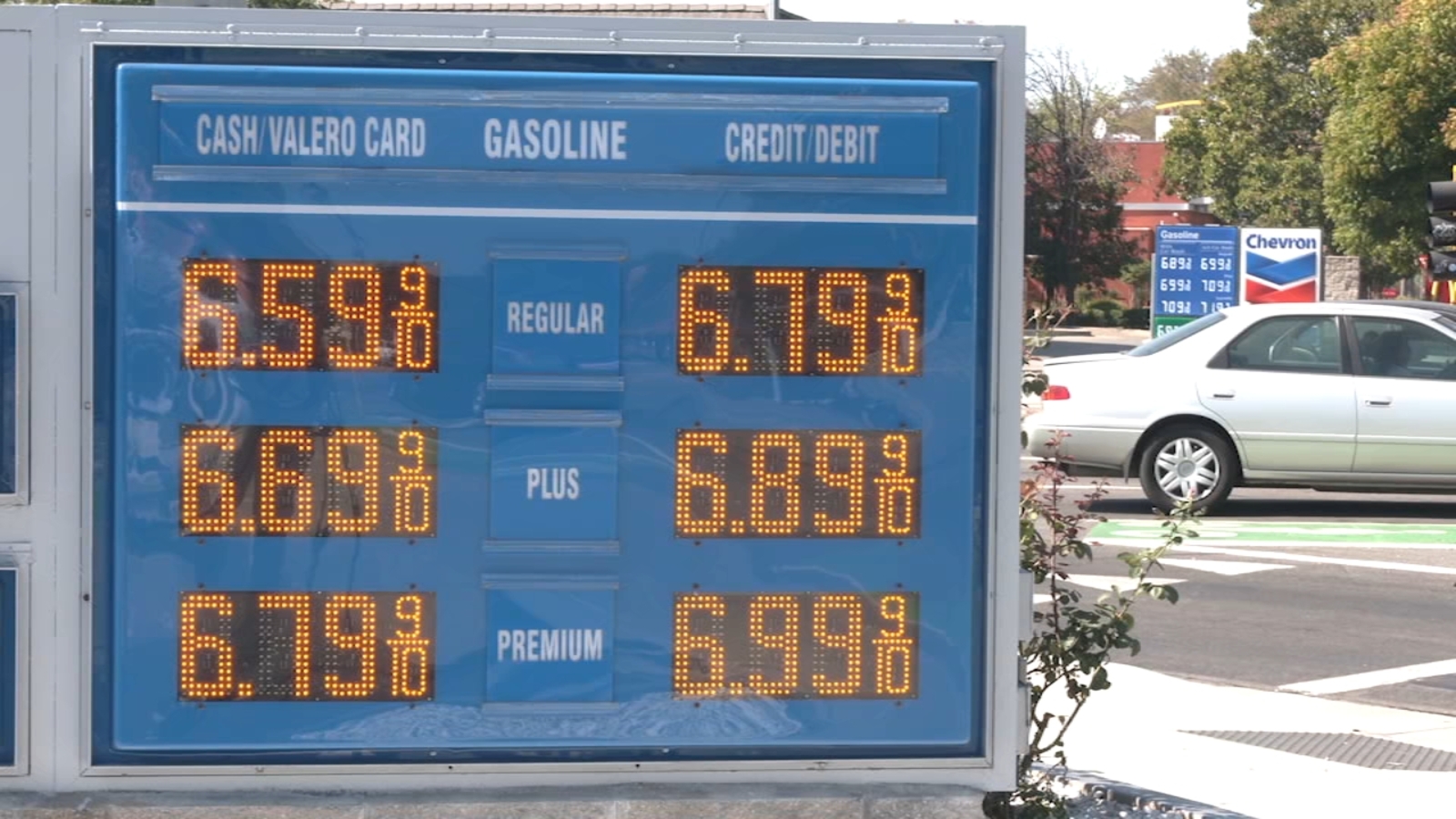 With California gas price spike, consumer group calls for windfall