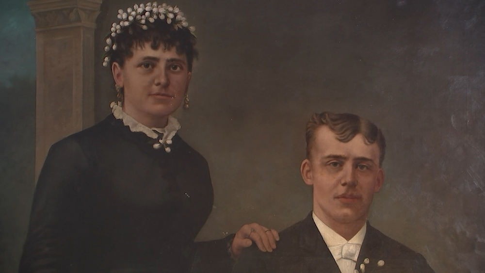 Is the Logan Inn haunted by a former guest named 'Emily'?