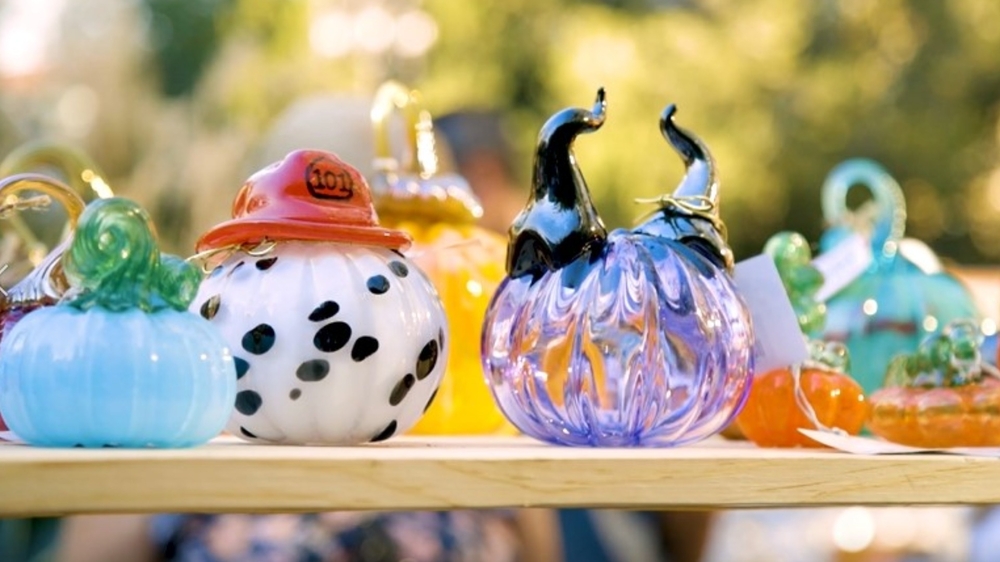 This pumpkin patch showcases mind-blowing gourds, all made of glass