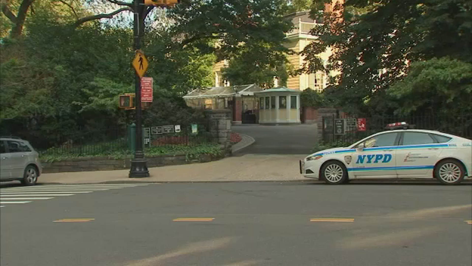 Mayor Adams to hold summit with city leaders to discuss crime in NYC