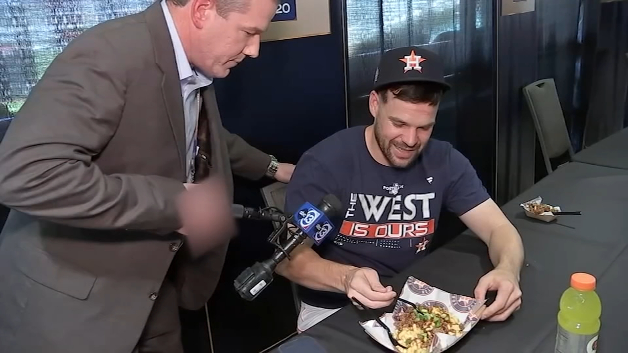 WATCH: Astros' McCormick samples, reviews Loaded Mac & Chaz