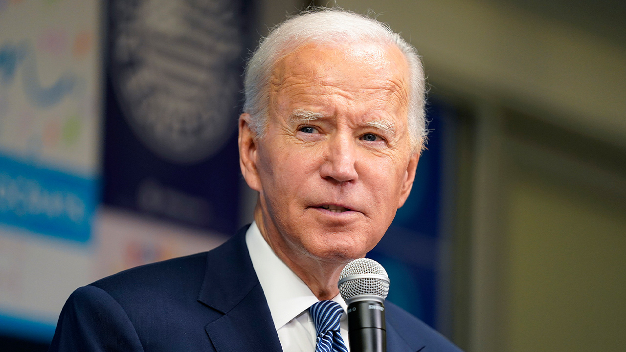 Biden visits Syracuse community college