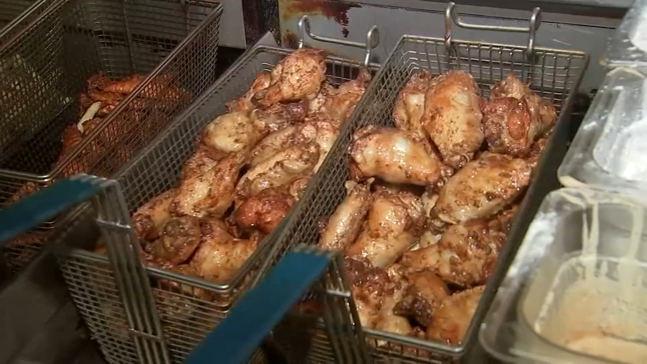Bars, restaurants stock up ahead of busy sports weekend for Philly