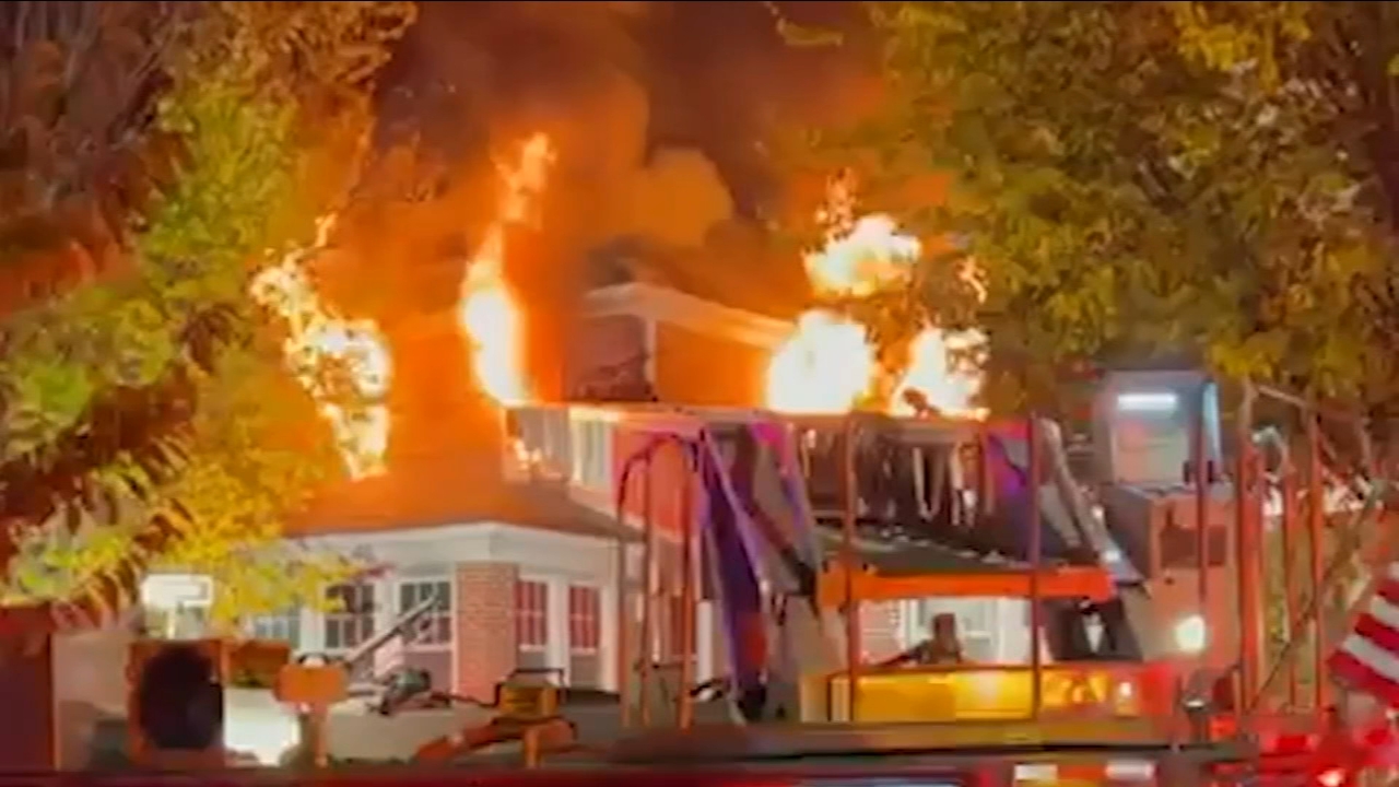 Community gathers to remember 4 family members killed in Bronx fire