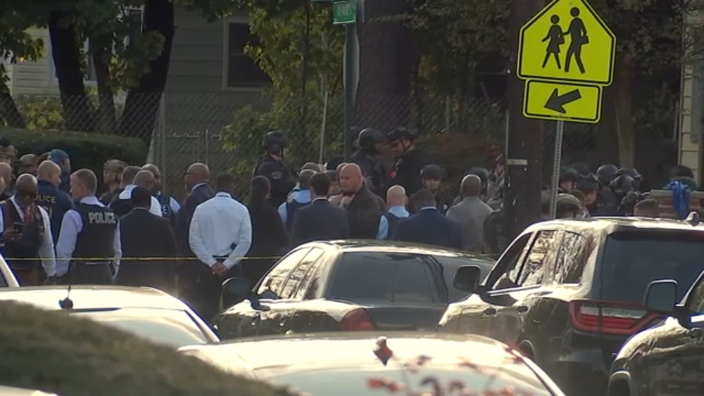 2 police officers shot while serving warrant in Newark; both stable