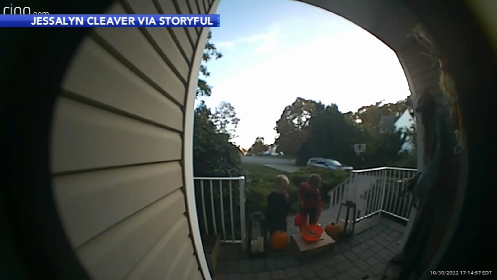 Feel Good Stories Young boy trickortreating saves Halloween by refilling empty candy bowl in