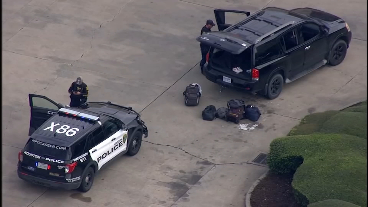 2 escape human smuggling, tell HPD shooting happened near San Antonio