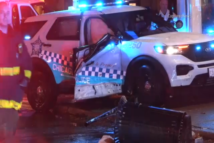 2 Chicago police officers hurt, man injured in squad car crash in Bronzeville, CPD says