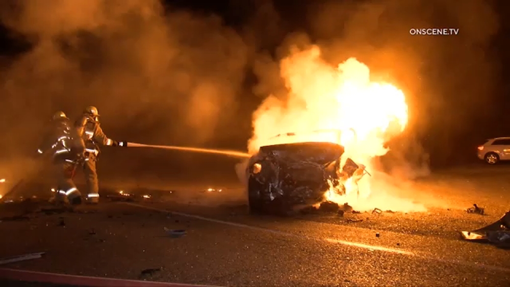 5 killed in fiery 2-car crash on PCH near Point Mugu; all lanes closed
