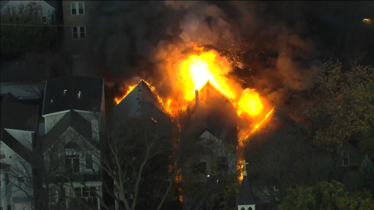 Extra-alarm Logan Square fire leaves 1 injured, 4 homes damaged