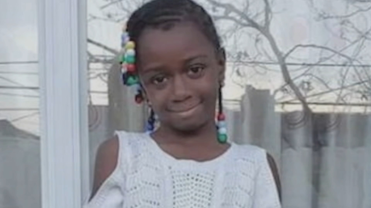 Former police officers plead guilty to lesser charge in child's death