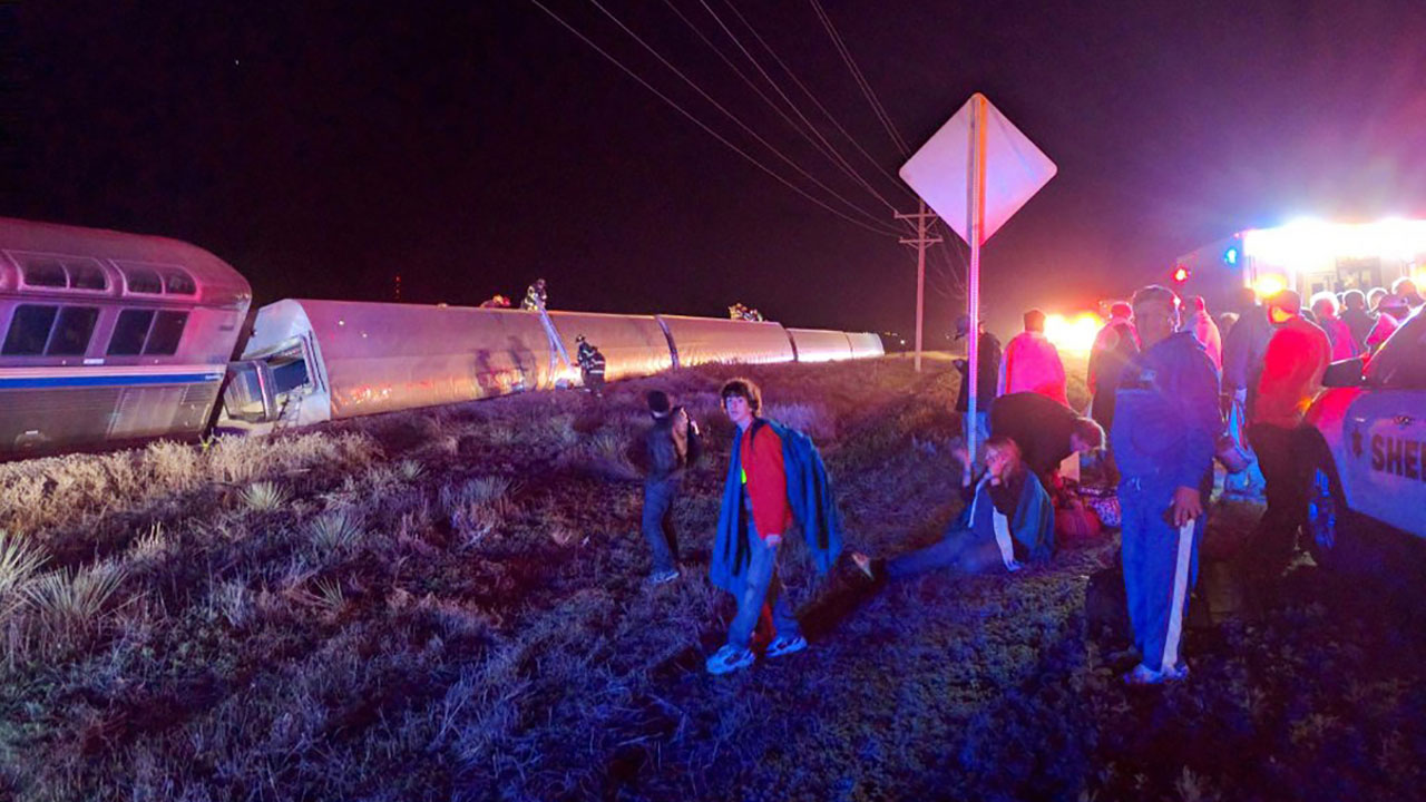 Boy Scouts jump into action after Amtrak train derailment in Mendon