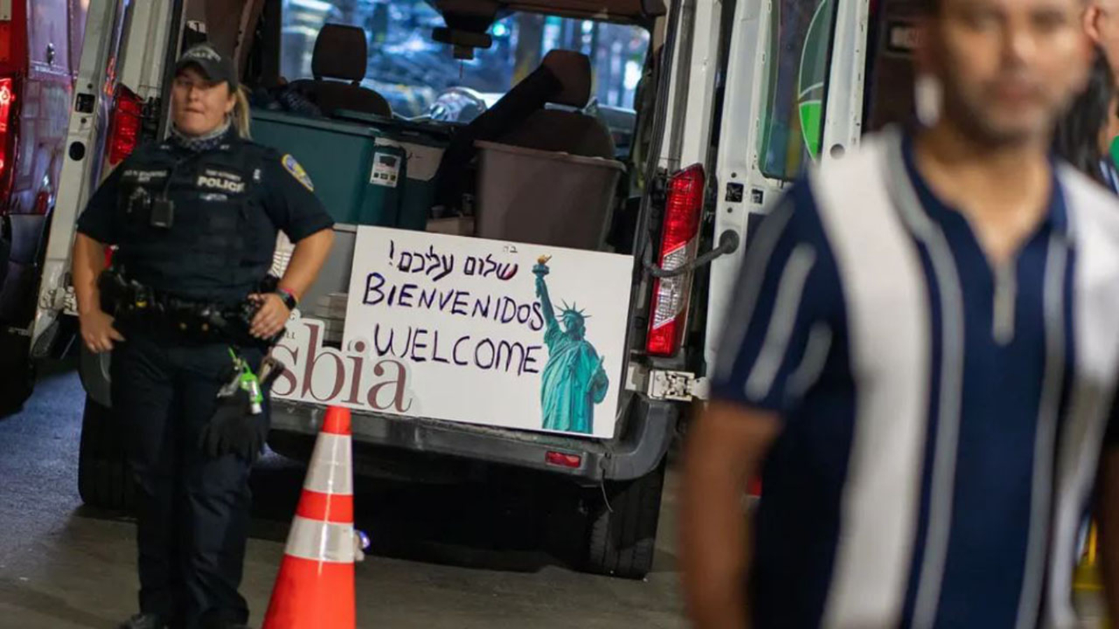 Texas bussing migrants: Gov. Greg Abbott sends immigrants to ...