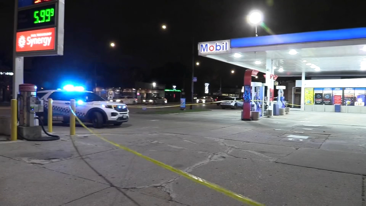 Man shot at West Ridge gas station: CPD