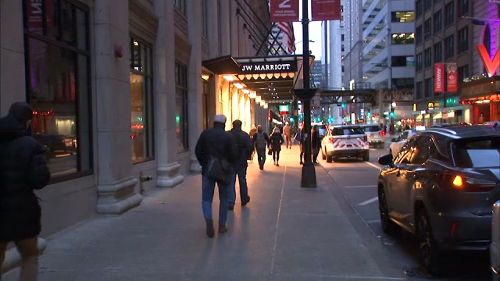Chicago Crime JW Marriott Front Desk Clerk Robbed At Gunpoint Police chicago-crime-jw-marriott-front-desk-clerk-robbed-at-gunpoint-police