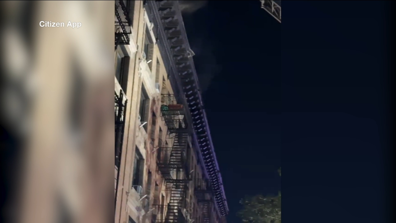 1 dead in Manhattan apartment fire