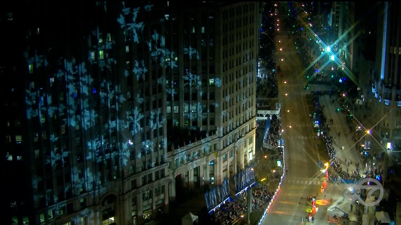 111722-wls-mag-mile-parade-2022-vp