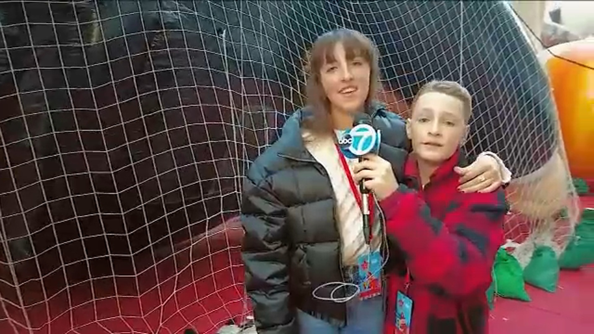 Cub reporters get inside look at Macy's parade balloon inflation