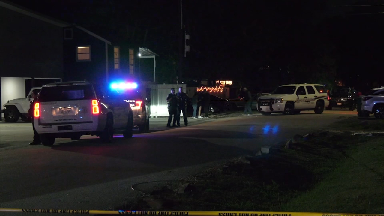 Man attempts to save friend's life after being shot