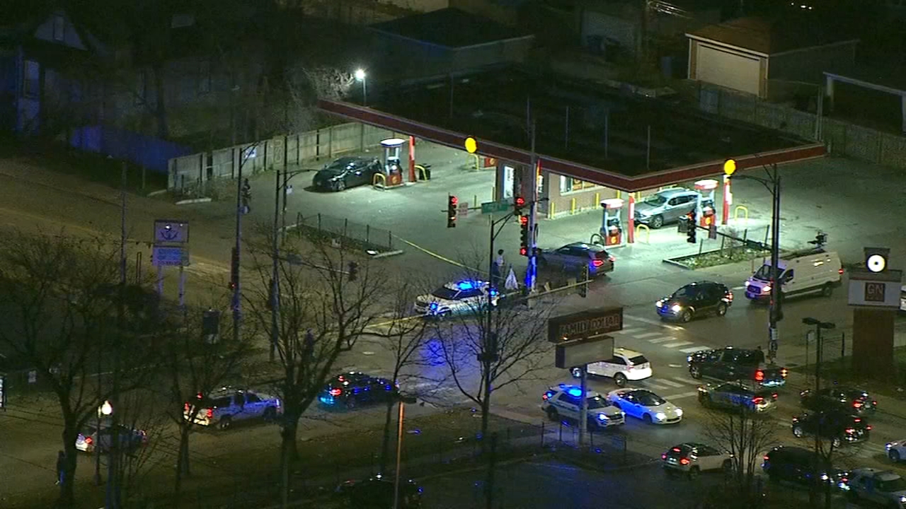 3 injured in shooting, crash on South Side