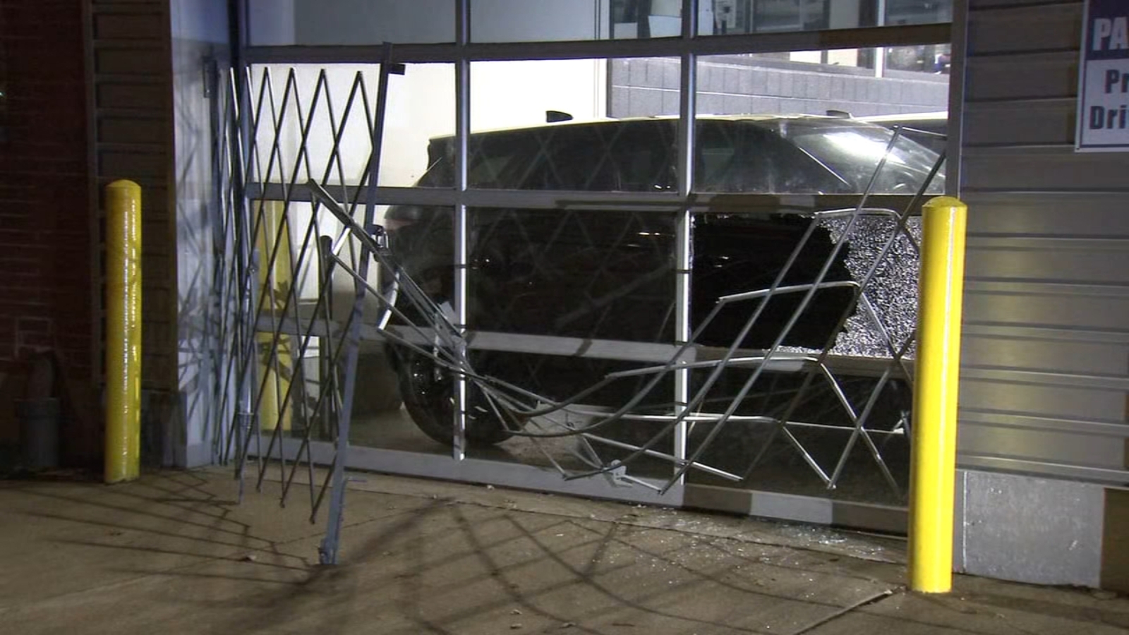 Jaguar dealer near me Group breaks into Bucktown, Chicago car