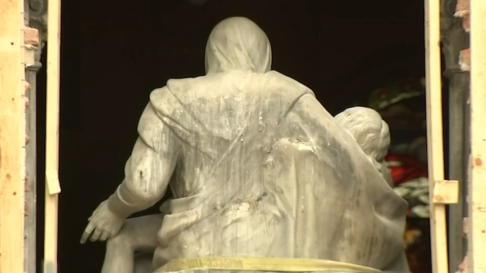 Beloved statue removed from shuttered Pilsen church