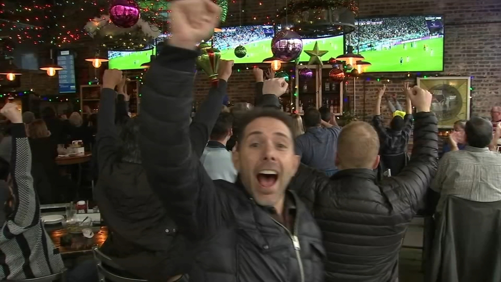 Fans crowd Chicago pub to witness US World Cup win over Iran
