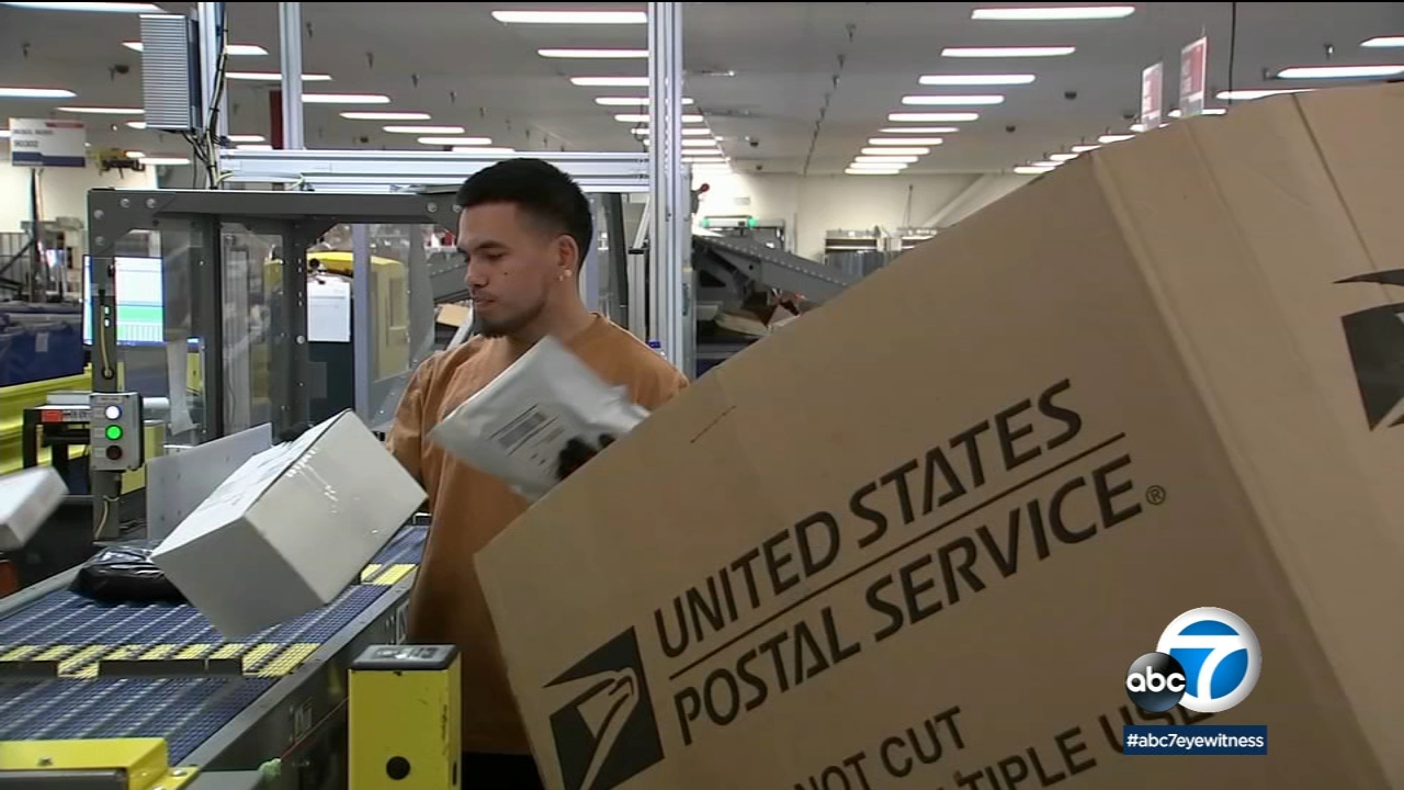 How the Inglewood Post Office is gearing up for the holiday mail rush