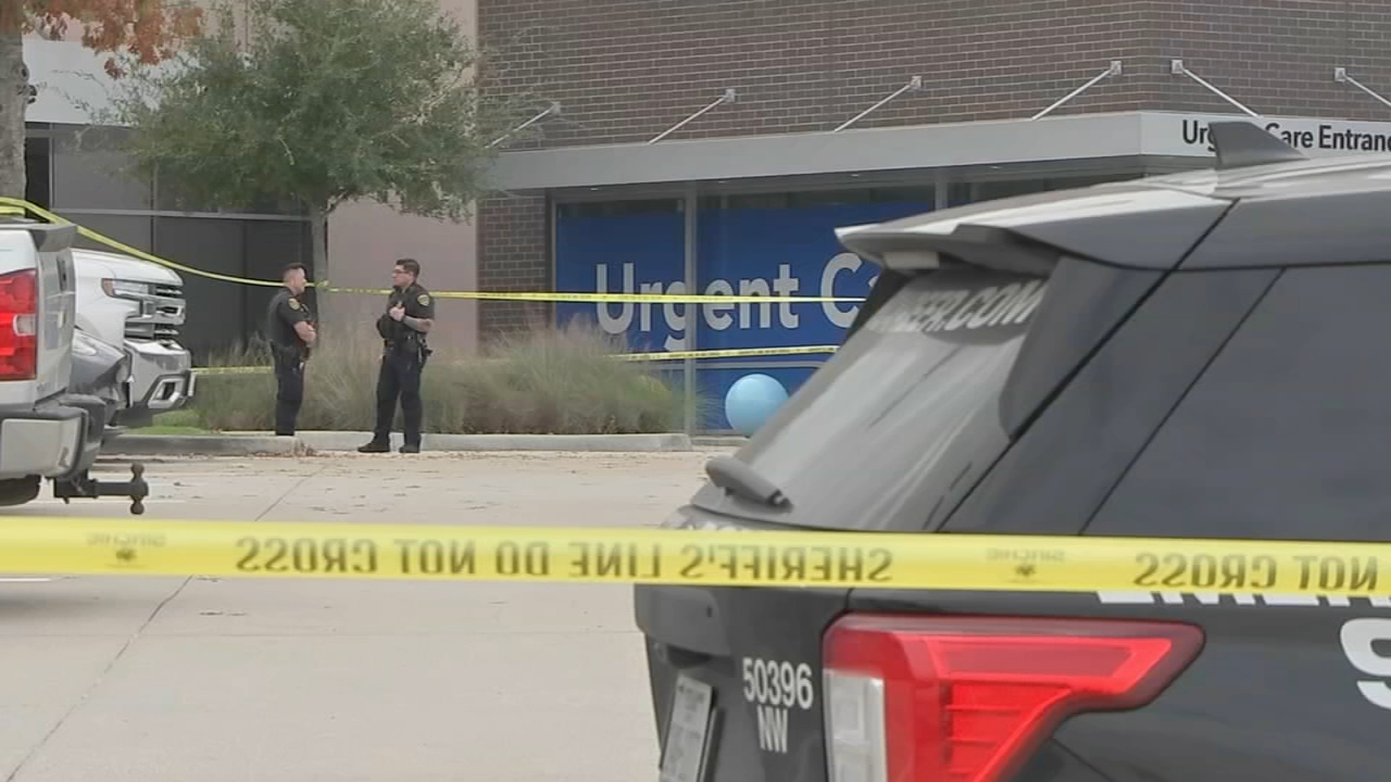 Girl witnesses mom's death in murder-suicide outside hospital: HPD
