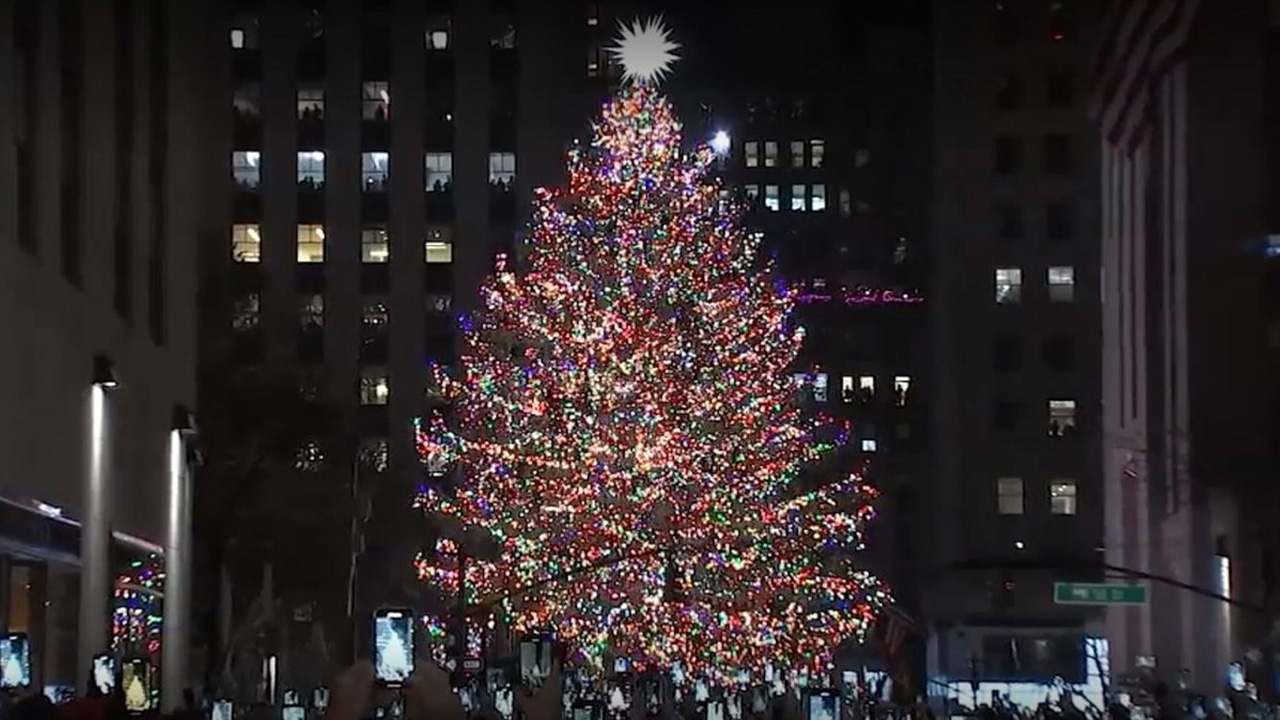 NYC holiday tourism strong, but still short of pre-pandemic levels