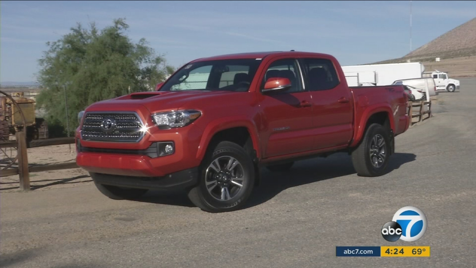 Mid-size pickup trucks are the new 'smaller' pickup trucks - ABC7 Los