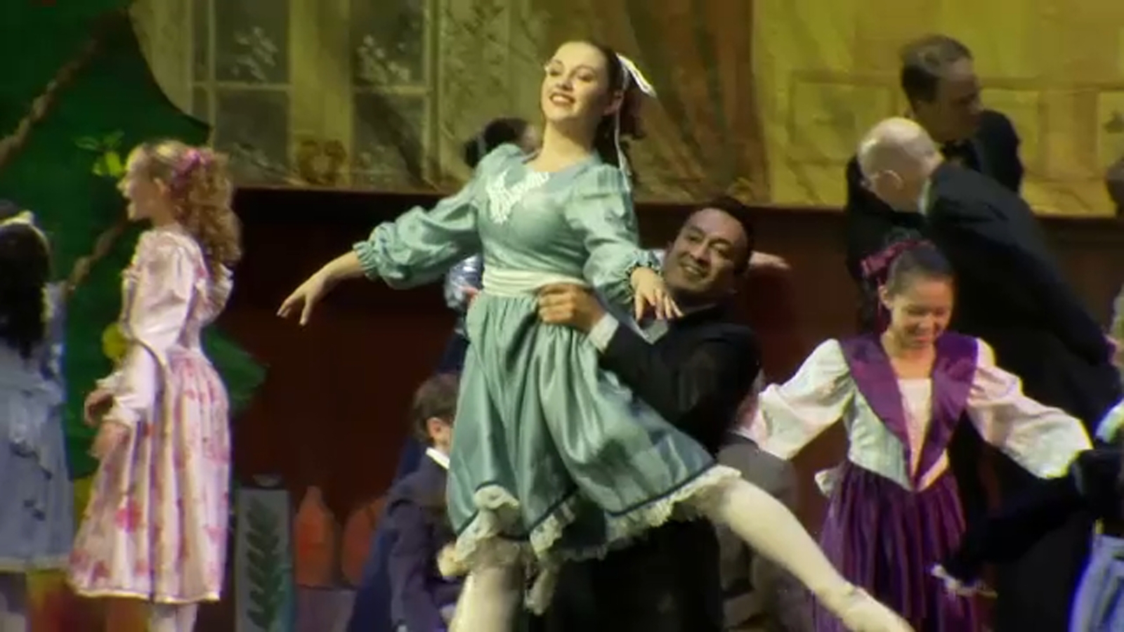 Huge turn out for Central California Ballet Nutcracker in Downtown