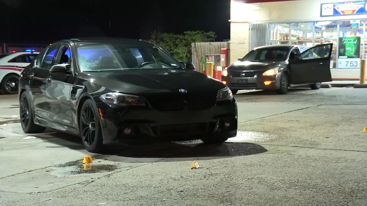 Man shoots 2 teens attempting to rob friend leaving store, HCSO says